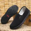 Sapatos de Pano Velho de Pequim para Homens, Antiderrapantes, Resistentes ao Desgaste, Sola Macia Estampada em Nuvem, Mocassins de Calçar Respiráveis, Sapatos Casuais para Dirigir