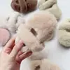 Suministro Directo de Fábrica de Zapatos Casuales Peludos Estilo Coreano para Bebés de Otoño e Invierno, Zapatos Cálidos con Forro de Felpa para Caminar de Suela Suave para Niñas Pequeñas