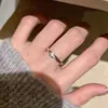 Electrochapado en Oro Real, Anillo Irregular con Tachuelas de Diamante de Xiaohongshu Más Vendido para Mujeres, Lujo Ligero, Sencillo, Retro, Clásico, al por Mayor de una Pieza