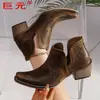 Zapatos de Tacón Alto Juyuan al por Mayor en Stock Modelo Nuevo 2026 Botines Bordados para Mujer Estilo Étnico Retro Tacón Grueso Vaquero Occidental
