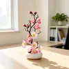 Nuevo macetero plano pequeño con bonsái de flor de ciruelo artificial, planta en maceta pequeña de flor de ciruelo simulada de plástico para decoración del hogar y la sala de estudio