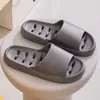 Zapatillas Qidashun Modelo Nuevo para Baño con Drenaje de Agua para Mujer, Zapatillas de Verano para Interior para Parejas, Zapatillas Antideslizantes para Hombre al por Mayor