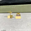 Pendientes de trébol de cuatro hojas para mujer, nácar blanco, ágata roja, chapado en oro V oro de 18 quilates, exquisitos pendientes de trébol de la suerte de tamaño mediano y pequeño