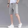Calça de Cinco Pontas Fina de Verão Masculina Shorts Casuais Masculinos Seda Gelada Solta Moderna Calça de Meio Ponto Calça Capri Dividida Calça Solta