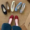 Zapatos de boda planos rojos estilo francés, zapatos de mujer, nuevo modelo de verano 2026, zapatillas de ballet plateadas con lazo