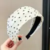 Nueva diadema de ala ancha 2026 para mujer, diseñada para levantar la línea del cabello y mantener el cabello en su lugar mientras te lavas la cara, con un estilo retro adecuado para otoño e invierno, y ofreciendo un aspecto sofisticado