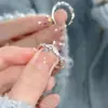 Nuevo Llegada Anillo de Amor Enroscado Moda Femenina Sencillo Lujo Ligero Delicado Diseño de Nicho Anillo Emoxie de Alta Calidad Anillo Abierto Moderno