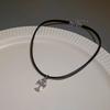 Collar de cruz de cuero artificial de estilo oscuro personalizado, estilo hip hop europeo y americano, elegante gargantilla de alta calidad para mujer