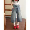 Pantalones vaqueros cropped estilo vintage, desgastados en color azul para mujer, con cintura alta, bordados divertidos, corte holgado y efecto adelgazante, lo que los convierte en pantalones de pierna ancha versátiles.