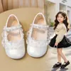 Zapatos de Cuero para Niñas Zapatos de Princesa con Encaje y Perlas para Bebés Nuevo Estilo Primavera/Otoño 2026 Versátiles Estilo Princesa Zapatos Pequeños de Cuero para Niñas Pequeñas