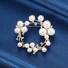 Broche de alta qualidade corsage estilo Chanel pino de casaco fivela de cardigã temperamento feminino luxo elegante simples acessórios de pérola artificial