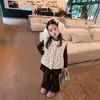 Colete Quente para Meninas 26 Novo Estilo Coreano de Inverno Algodão com Penugem Infantil Roupas de Inverno Colete Acolchoado Sem Mangas com Estampa Floral