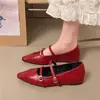 Sapatos de salto únicos de design avançado com uma única fivela e bico fino para o trabalho, novo estilo feminino Primavera/Outono 2026, com aumento de altura oculto e sola grossa, sapatos Mary Jane