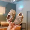 Zapatos Caminadores para Bebé Zapatos Birkenstock para Niños Bebé Niña de 0 a 3 Años Nuevo Estilo Otoño 2026 Moda Versátiles Zapatos Caminadores