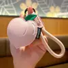 Llavero de dibujos animados creativos y lindos de frutas, colgante pequeño de cuero para mochila escolar, accesorios, venta al por mayor, compra en grupo, procesamiento, cadena para coche
