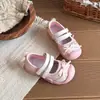 Colección Otoño 2026: Zapatos de cuero de suela blanda para niñas, calzado transpirable y casual para niños, zapatillas blancas versátiles y antideslizantes adecuadas para el jardín de infantes