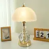 Elegante lámpara de mesa pequeña para uso doméstico, lámpara de noche para dormitorio, luz nocturna de alta estética, ambiente acogedor para niñas, dormitorio principal, estilo de boda vintage