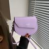Bolsa de Ombro Transversal Sela Casual Cor Sólida Textura Simples Semicírculo 2024 Nova Tendência Textura Ocidental para Mulheres