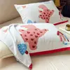 Toalla de Almohada de Gasa de Algodón Puro de Cuatro Capas Clase A, un Par de Toallas de Almohada de Dibujos Animados, Anti-Aceite, Nuevos Estilos de Protectores de Almohada para Todas las Estaciones