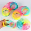 Nuevos y grandes atracciones de puesto cuadrado de círculo de arcoíris, los juguetes más vendidos 8.7*9 anillo de resorte de círculo de arcoíris hula hoop al por mayor