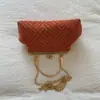 Bolsa de Ombro Simples Shell Nova Moda Primavera e Verão 2025 Bolsa com Corrente Moda Bolsa Transversal Casual Feminina