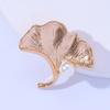 Ins Nuevo elegante elegante pin de hoja de ginkgo moda mujer hoja broche para ropa accesorios creativos fábrica mayoreo