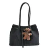 Bolso de Lona a Cuadros Retro Nuevo 2026 para Mujer, Gran Capacidad, Bolso de Hombro/de Mano con Colgante de Oso, Bolso Versátil para Viajes Diarios