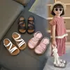 Sandalias para niñas, con punta abierta, elegantes, de verano, nuevas, de estilo occidental, de princesa coreana, para estudiantes, bonitas y combinables.