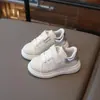 Zapatillas Blancas de Moda para Niños, Nuevo Estilo Invierno 2025, Zapatos Deportivos para Niñas, Zapatos Ligeros, Zapatillas Versátiles de Caña Baja para Estudiantes