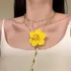 Colar de Pérolas com Rosa de Início de Primavera, Design de Nicho Doce e de Alta Qualidade, Corrente para Clavícula, Acessório Suave e Delicado, Versátil
