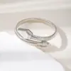 Pulsera Retorcida Metálica de Estilo Europeo y Americano Exagerada con Forma de Serpiente para Mujer, Diseño de Nicho de Lujo Ligero, Joyería de Pulsera Exquisita y Única