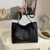 Bolsa de Grande Capacidade Bolsa Feminina 2025 Novo Estilo Primavera Nicho Classe Bolsa para o Dia a Dia Versátil Bolsa Tote de Ombro