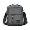 Bolsa Transversal Casual Simples para Uso Externo Transfronteiriça Masculina Impermeável Tendência Bolsa de Mão Masculina Cor Contrastante Estilo Coreano Bolsa de Ombro