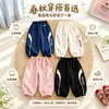 Pantalones largos para niños 2026 primavera y otoño nuevo estilo niños estampado de dibujos animados coreanos pantalones casuales pantalones jogger para bebé marca de moda para niñas