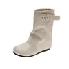 Botas de cavaleiro sem mangas com fivela, estilo europeu e americano, para mulheres, coleção de inverno 2026, bico redondo, salto baixo, tornozeleiras, botinhas curtas da moda para mulheres baixinhas