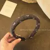 Diadema retro de alta calidad con dientes para otoño e invierno para mujer, diseñada para realzar la apariencia de la coronilla, nuevo estilo 2026, antideslizante, accesorio para el cabello versátil