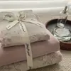 Categoría a Maternidad e Infancia Grado Doble Capa Gasa Juego de Cuatro Piezas Estilo Coreano Floral Fresco Algodón Puro Funda Nórdica Juego de Cama de Tres Piezas 1
