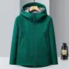Roupa de Proteção Solar com Capuz e Mangas Longas 2026 Nova Jaqueta Soft Shell com Capuz para Uso Externo para Homens e Mulheres Roupa de Proteção Solar Soft Shell Tendência para Homens
