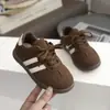 Sapatos Infantis Aishang Meng Modelo Novo Primavera 2025 Tênis Casuais de Camurça com Solado Macio para Meninos Tênis Casuais da Moda