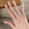 Anillo Popular de Xiaohongshu Color Rosa Hielo Diamante Corte Fuego Artificial Alambre Rosa Estirado, Lujo Ligero, Sensación de Alta Gama, Anillo Versátil para Mujer