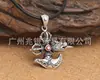 Plata de ley 925 al por mayor Plata tailandesa retro Multiplicador de Xizang Grifo pequeño Mortero de diamante Cuchillo luna colgante