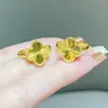 Anillo de Trébol de Cuatro Hojas de Oro de Arena Vietnamita Oro de Imitación Moda Simple Versátil para Mujer Venta en Vivo por Internet Suministro de Fábrica Venta al por Mayor