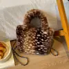 Bolsa de Mão de Pelúcia com Bolinhas Outono Inverno Estilo Coreano Feminino Versátil Bolsa Transversal com Corrente no Ombro Bolsa Saco de Nicho para o Dia a Dia
