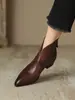 Botas Martin Vintage Marrons de Bico Fino para Mulheres, Botas Curtas Estilo Britânico com Corte em V, Botas de Cano Curto com Salto Grosso de Altura Média para Mulheres
