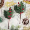 Decoraciones navideñas transfronterizas: guirnalda de bayas rojas, agujas de pino, piñas, ramas cortas, arreglos florales, ramo de Navidad, corona, accesorios para fotos