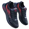 Zapatos de hombre primavera nueva moda ligeros zapatos deportivos comercio exterior al por mayor talla grande transpirables tendencia casual zapatillas de correr hombre