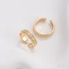 Anel Coração de Pêssego Torcido 14K Gold-Filled que Preserva a Cor Anel de Ouro Retro Europeu e Americano Simples Acessível Luxo Nicho Ins