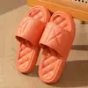 Pantuflas de Verano para Hombre para Interiores y Hogar con Sensación de Caminar sobre las Nubes, Suela Gruesa, Ligeras, Resistentes al Desgaste, Adecuadas para Uso en el Baño, Pantuflas de Exterior para Parejas para Mujer