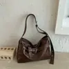 Bolsa de Ombro/Transversal Feminina de Couro Desgastado com Fivela, Casual, Fashion, Tendência, para Sob o Braço, Grande Capacidade, Retro, Hot Girl, Motociclista, Tote