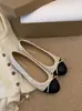 Zapatos planos tipo lazo estilo Chanel para mujer, nueva colección primavera 2026, bailarinas sin cordones de punta fina para ir al trabajo